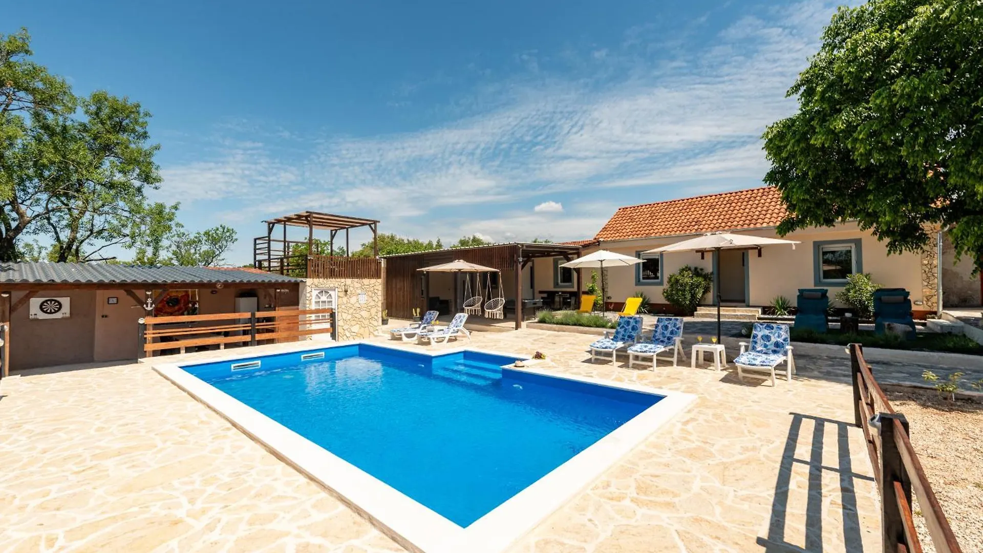 Holiday Home Burgija With Pool ベンコヴァツ クロアチア